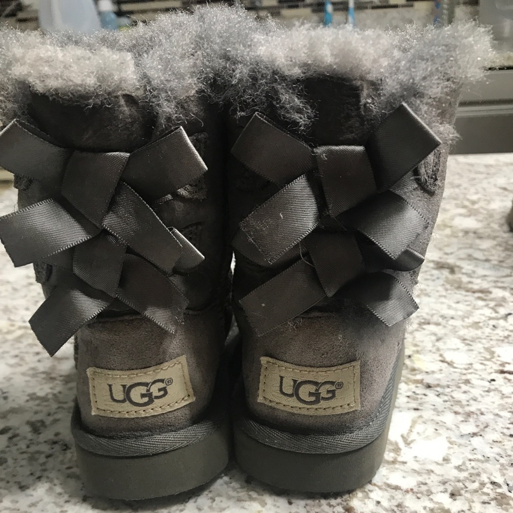 Uggs toddler size 7